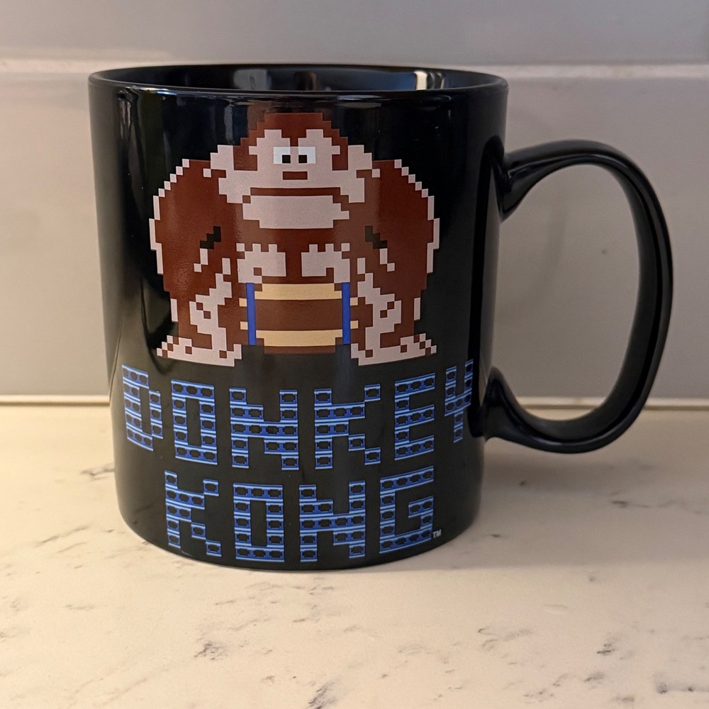 Paladone Donkey Kong Coffee Mug Black‎ 8-Bit Retro Arcade Nintendo Gaming Pixel